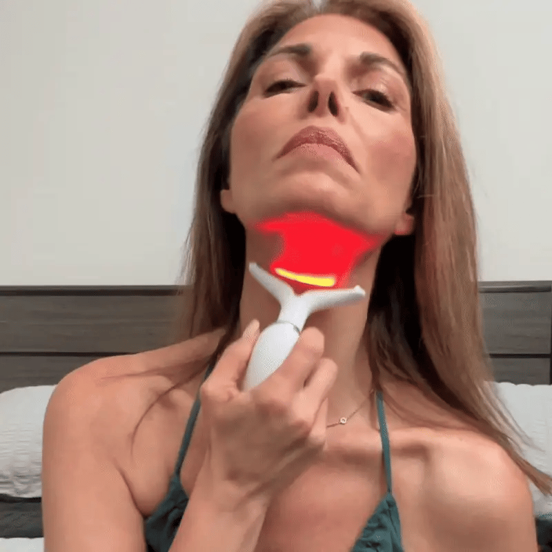 INSTANTLY LIFT AND TONE